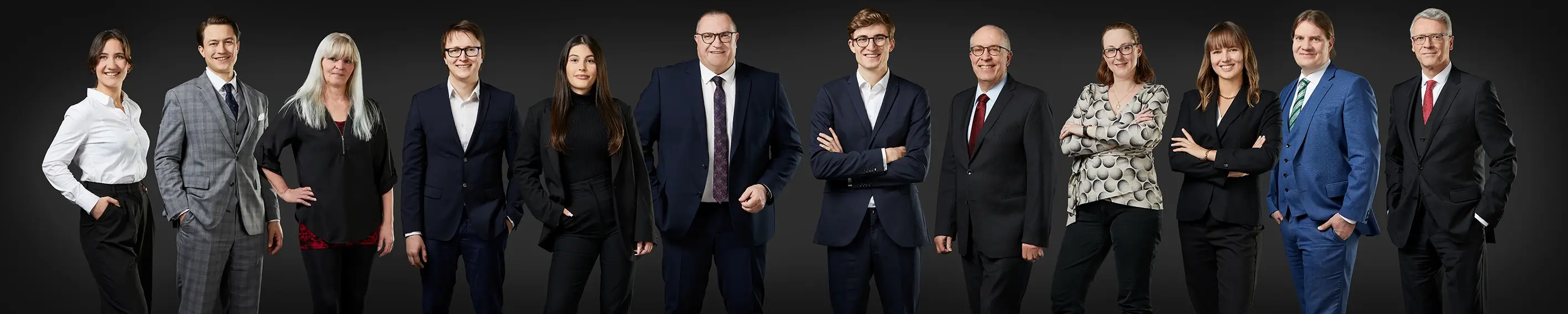 Gruppenbild aller Mitarbeiter der Kanzlei